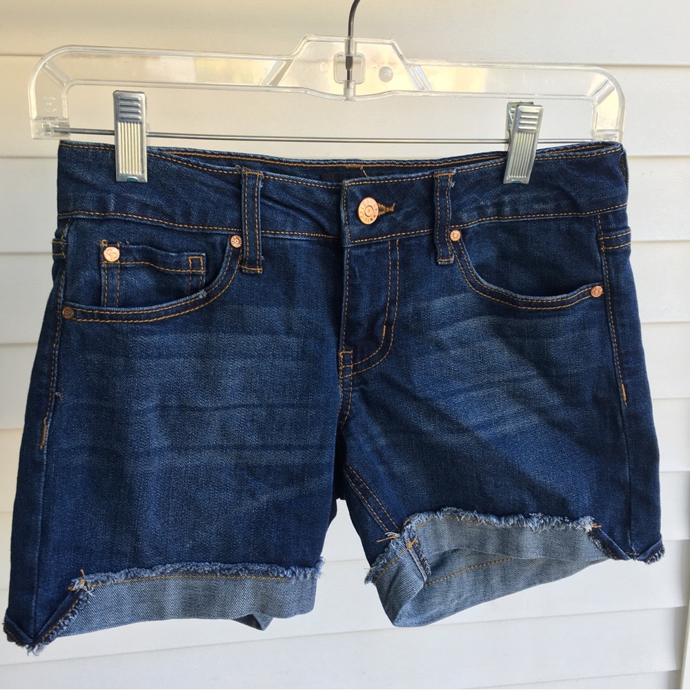 Celebrity Pink Short Shorts Size: 0/24